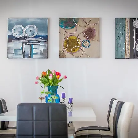 بيت للعطل White House بودْسْتغانا