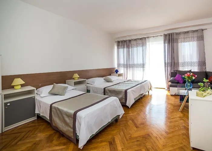 White House بيت للعطل بودْسْتغانا