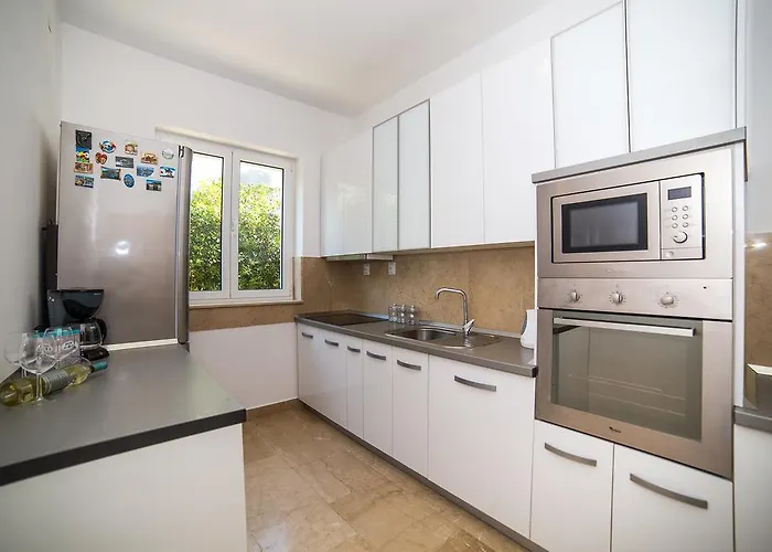 White House بيت للعطل *