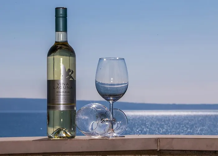 White House * بودْسْتغانا