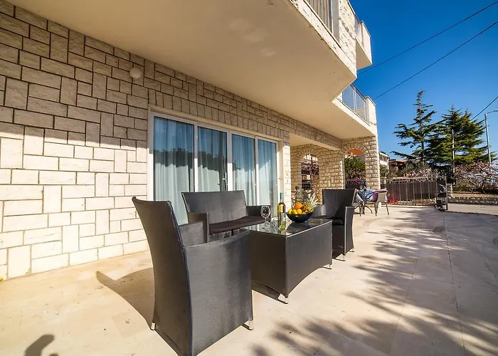 White House بيت للعطل